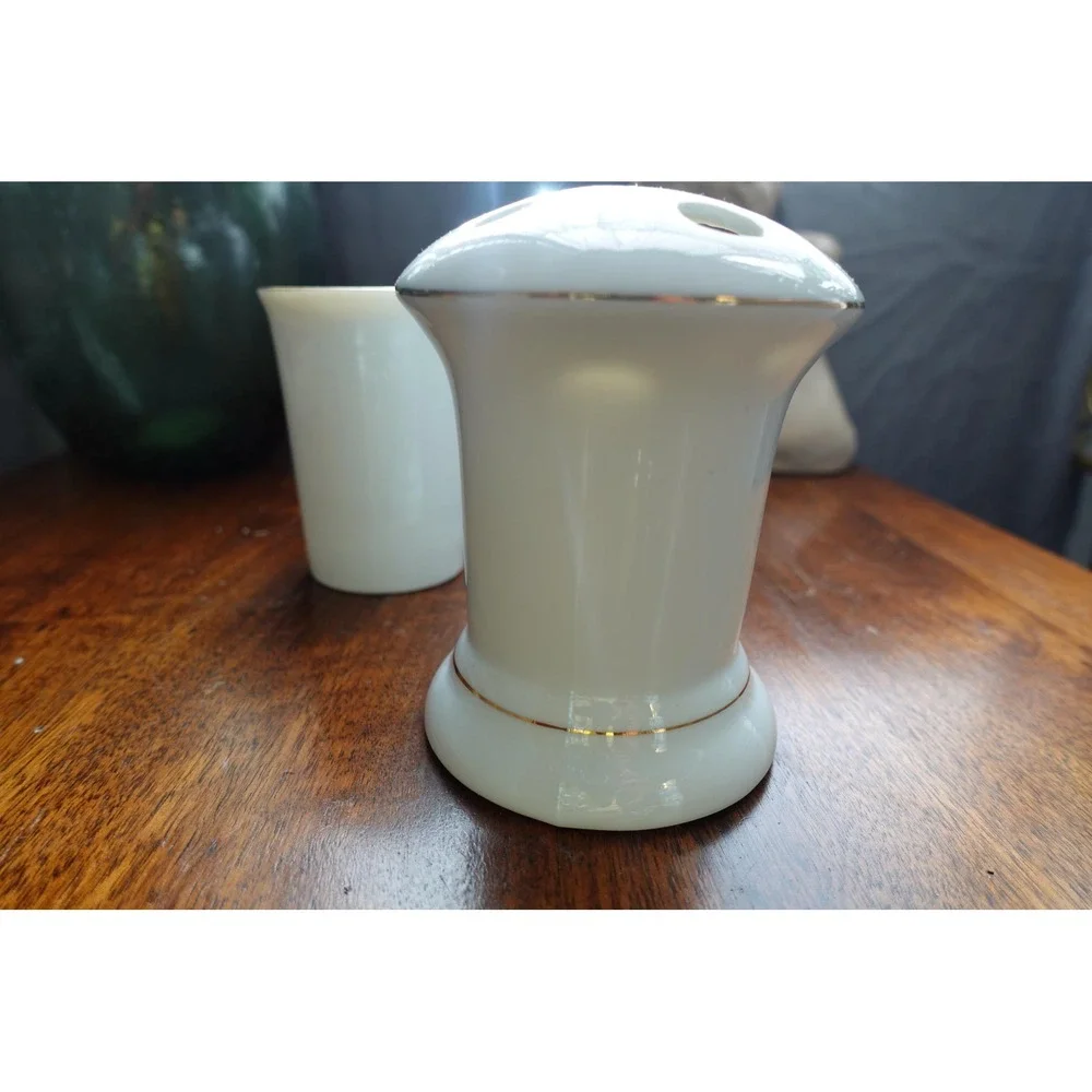 1979 Enesco porcelain toothbrush holder‎ tumbler set daisy butterfly floral